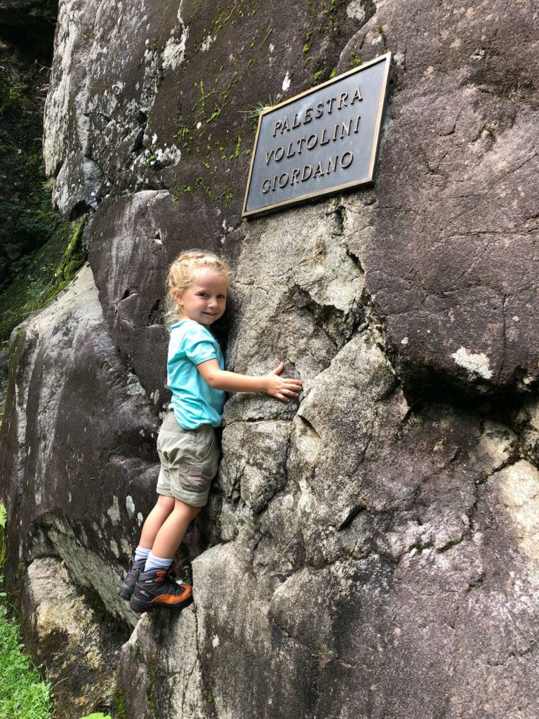 bambini-in-montagna